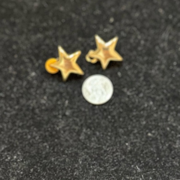 9 pairs of Vintage Clip on earrings. - Picture 12 of 13